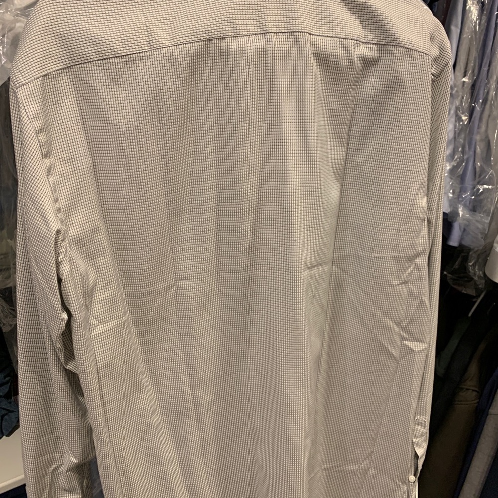 Men’s collared shirt